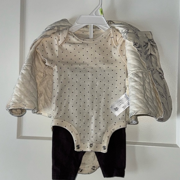 Carter’s Matching Set - Picture 4 of 4